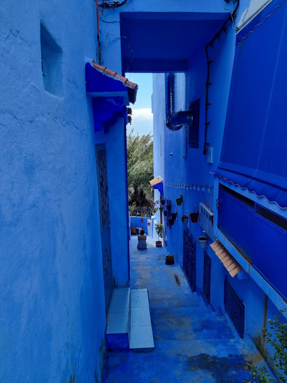 Chefchaouen square and mountains